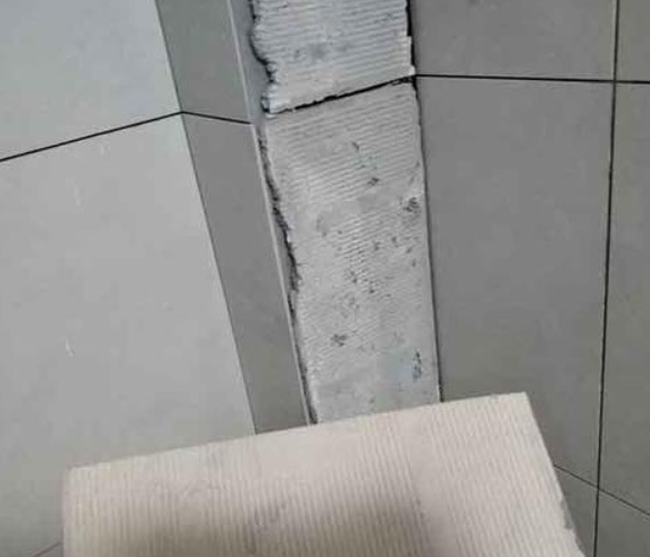 商洛市瓷砖空鼓维修公司分享下厨房瓷砖脱落的补救措施。